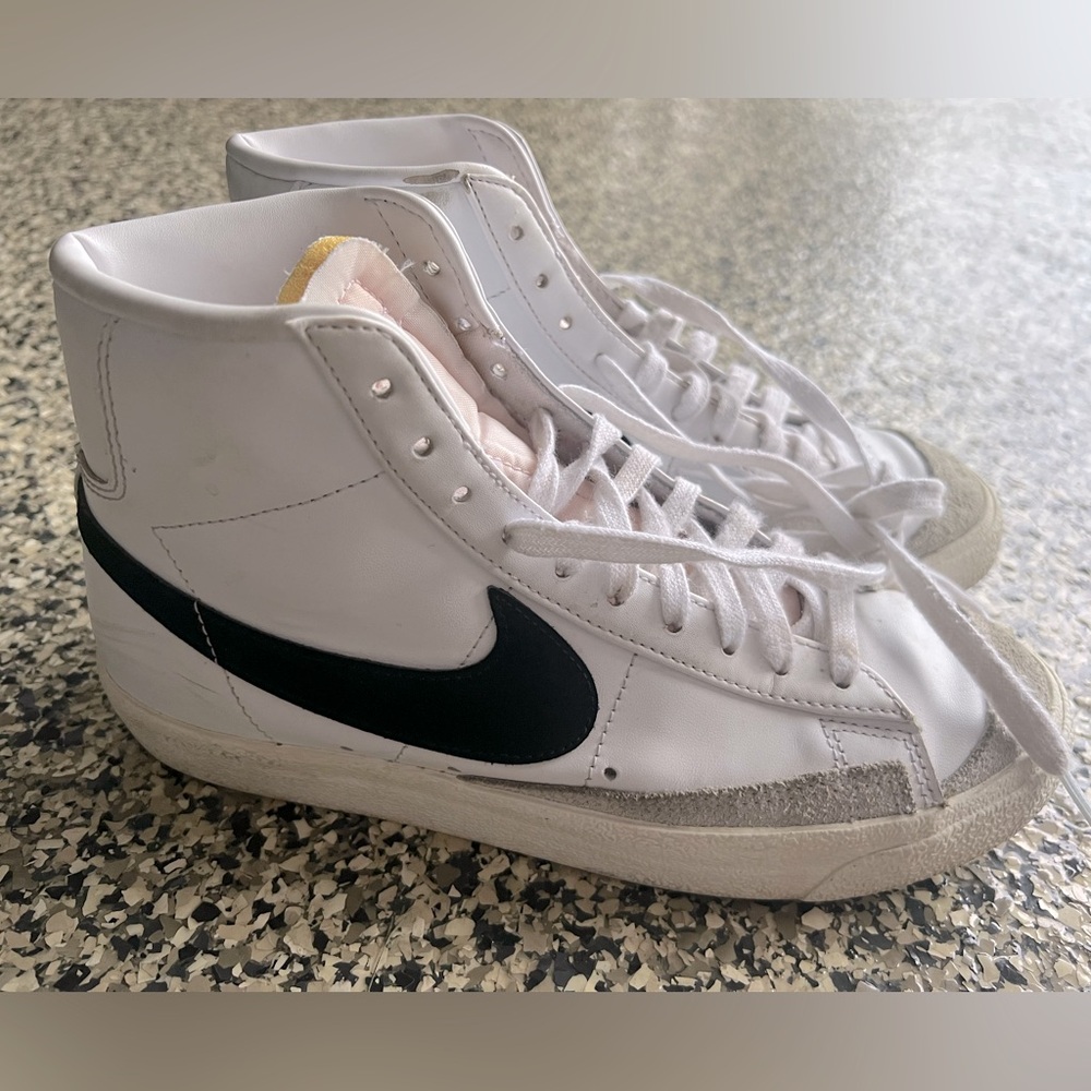 Nike blazers size 8.5 women’s